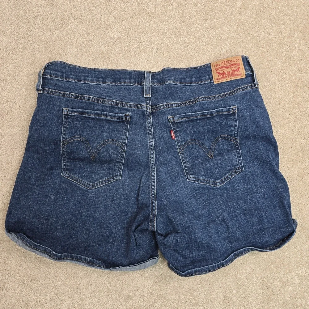 Levi's Mid Length Women's‎ Jean Shorts Size 33 Blue Cuffed Distressed